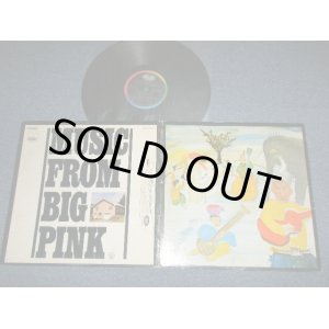 画像: THE BAND - MUSIC FROM BIG PINK( Matrix #  A)SKAO-1-2955-A-3 /B) SKAO2-2955-A3)( Ex+++/MINT-) /1968 US AMERICA ORIGINAL 1st Press "BLACK with RAINBOW RING LABEL" "MFD. BY CAPITOL RECORDS, INC. A SUBSIDIARY OF CAPITOL INDUSTRIES INC. U.S.A.T:M. [CAPITAL LOGO] • MARCA REG. • U.S. PAT. NO. 2,631,859"  2nd Press "'B.D. 1968' Credit at FRONT COVER BOTTOM" 1st Press "Full Member credit Label" Used LP