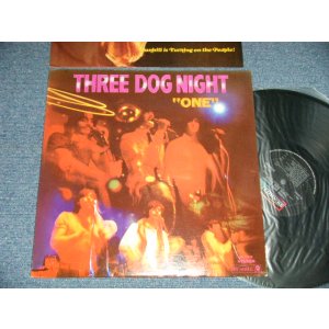 画像: THREE DOG NIGHT  - ONE (Matrix #  A) 50048-A  MR　△12454 HS       B)  50048-2-Re D-1  MR　△12454 -x  DST-3 1  MR　△12454 -x  ) ( Ex+++/Ex++ Looks:Ex+++ EDSP) / 1969 US AMERICA ORIGINAL "2nd Press FRONT Cover" "1st Press Label" Used LP 