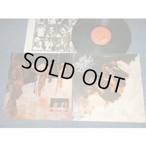 画像: THE ISLEY BROTHERS -  THE HEAT IS ON (Ex++/Ex+++ Looks:Ex+) / 0975 US AMERICA ORIGINAL  Used  LP 