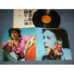 画像: ARLO GUTHRIE - RUNNING DOWN THE ROAD (Ex++/MINT- Looks:Ex++) / 1969 US AMERICA ORIGINAL 1st Press "ORANGE & BROWN Label" Used LP 