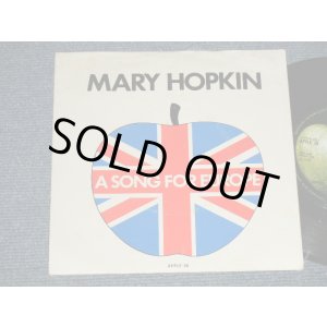 画像: MARY HOPKIN -  "A SONG FOR EUROPE"  A) KNOCK KNOCK WHO'S THERE?  B) I'M GOING TO  (Ex++/Ex++ ) / 1970 UK ENGLAND ORIGINAL Used 7" Single with PICTURE SLEEVE 