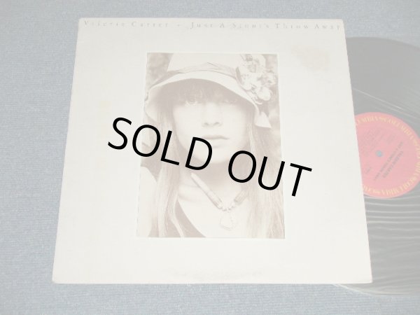 画像1: VALERIE CARTER - JUST A STONE'S THROW AWAY (Ex++/Ex+++) / 1977 US AMERICA ORIGINAL Used LP 