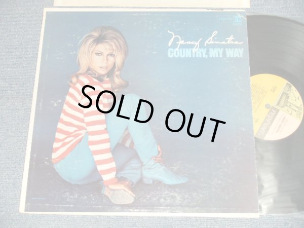 画像1: NANCY SINATRA - COUNTRY MY WAY (Ex+/Ex++ Looks:Ex+++)  / 1967 US AMERICA ORIGINAL 1st Press "MULTI COLOR Label" MONO  Used LP 