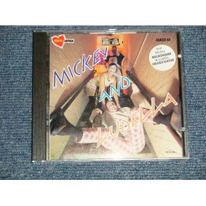 画像: MICKEY AND LODELLA (MILKSHAKE & HEADCOATEE) - BEDLAM A' GO-GO  (MINT-/MINT) / 1995 UK ENGLAND ORIGINAL Used CD