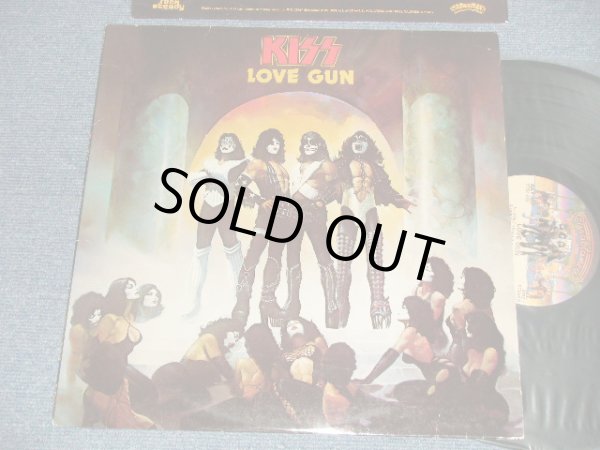 画像1: KISS - LOVE GUN ( Matrix # A) NBLP-7057-AS-1A STERLING  B) NBLP-7057-BS-1B STERLING ) (Ex++/MINT-) / 1977 US AMERICA ORIGINAL "1st Press Label" Used LP