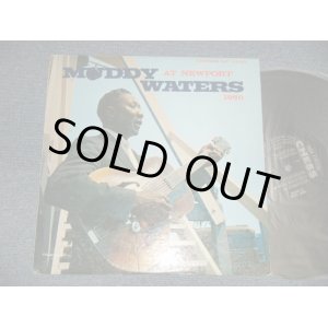 画像: MUDDY WATERS - AT NEWPORT 1960 (Ex++/Ex+++)/ 1960 US AMERICA ORIGINAL 1st Press "BLACK With SILVER Print Label" "MONO" Used LP