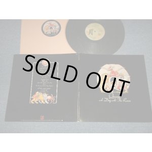 画像: QUEEN -  A DAY AT THE RACES (Matrix #A)6E-101-A 4 CSM STERLING B)6E-101 B-4 CSM STERLING) "Columbia Pressing Plant SANTA MARIA Press in CA (Ex+++/Ex+++ Looks:Ex+++, Ex+++ Looks:Ex+)  / 1976 US AMERICA ORIGINAL "Original BUTTERFLY Label" Used LP 