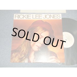 画像: RICKIE LEE JONES - RICKIE LEE JONES (Matrix #A)BSK-1-3296-JW5 #2 JS 0 B)BSK-2-3296-JW6 #2  0) "Capitol Records Pressing Plant JACKSONVILLE Press in ILLINOIS" ( Ex+++/Ex++ B-1:Ex)  / 1979  US AMERICA ORIGINAL "1st Press Label" Used LP