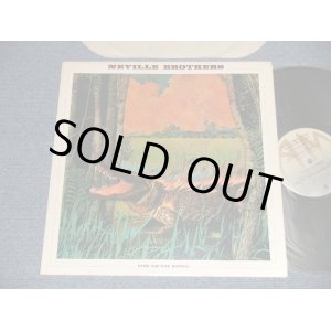 画像: NEVILLE BROTHERS - FIYO ON THE BAYOU (Ex+++/MINT-) / 1981 US AMERICA ORIGINAL Used LP