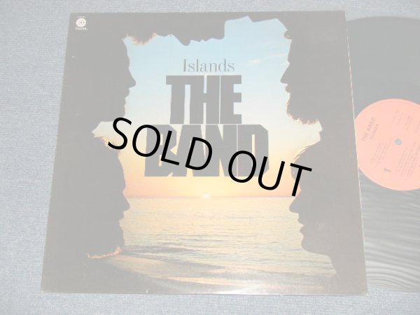 画像1: THE BAND - ISLANDS ( Matrix #A)SO-1-11602 Z6 ⇀ ✲ B)SO-2-11602 Z6 ⇀ ✲) "Capitol Records Pressing Plant Press in Los Angeles" (Ex++/MINT-) /1977 US AMERICA ORIGINAL 1st Press "ORANGE with CAPITOL logo on BOTTOM LABEL" Used LP 