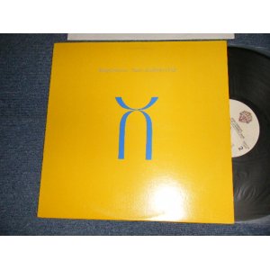 画像: KING CRIMSON - THREE OFA PERFECT PAIR (With CUSTOM INNER SLEEVE) (Ex++/Ex+++) /1984 US AMERICA ORIGINAL Used LP