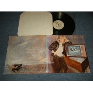 画像: JONI MITCHELL  - WILD THINGS RUN FAST(Matrix # A)GHS-1-2019-2 A O G 1 B)GHS-2-2019-1A J G)  "JOHN GOLDEN Master Cut"  (Ex+++/Ex+++) / 1982 US AMERICA ORIGINAL "RCA RECORD CLUB Relese" Used LP 