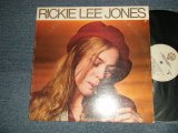 画像: RICKIE LEE JONES - RICKIE LEE JONES (Matrix #A)BSK-1-3296-M1 MR ▵24336  B)BSK-2-3296-M1 MR ▵24336-x (2)) "MONARCH Press in CA"(Ex, Ex+++/Ex+++ )  / 1979 US AMERICA ORIGINAL "1st Press Label" Used LP