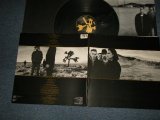 画像: U2 - THE JOSHUA TREE (Ex+++/MINT-) /1987 US AMERICA ORIGINAL "With BLACK INNER & INSERTS"  Used LP 