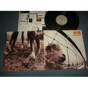 画像: PEARL JAM - Vs  VERSUS (With CUSTOM INNER SLEEVE) (Ex+/MINT- TEAROFC) / 1993 HOLLAND ORIGINAL Used LP 