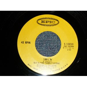 画像: SLY & The FAMILY STONE - A)SMILIN'  B)LUV N' HAIGHT (MINT-/MINT-)  / 1972 US AMERICA ORIGINAL Used 7" Single 