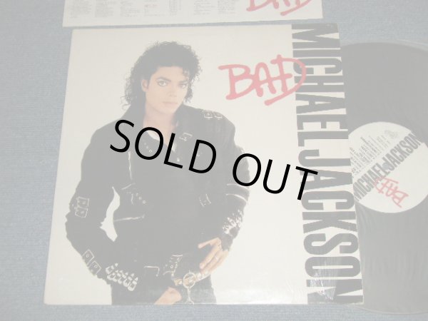 画像1: MICHAEL JACKSON - BAD (With CUSTOMINNER SLEEVE) (Matrix # A)PAL-40600-1F G1 2>  / B)PBL-40600-1A G1 A-1E ) (Mastered Bernie Grundman / Carrollton press in GA) (MINT-/Ex+++ Looks:Ex+) / 1987 US AMERICA ORIGINAL Used LP  