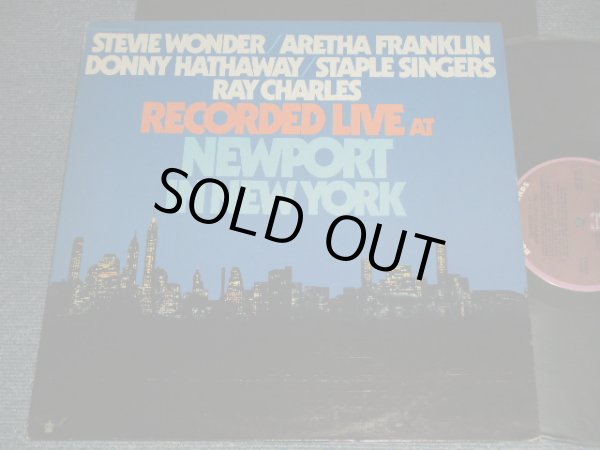 画像1: V.A. OMNIBUS ( STEVIE WONDER/ARETHA FRANKLIN/DONNY HATHAWAY/STAPLE SINGERS/RAY CHARLES ) - RECORDED LIVE AT NEWPORT IN NEW YORK (Ex+++/MINT-) / 1974 US AMERICA ORIGINAL Used LP 