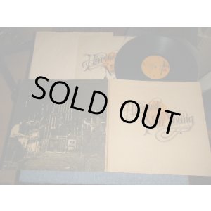画像: NEIL YOUNG   - HARVESTB(TEXTURED COVER) (witth CUSTOM INNER SLEEVE) (with INSERTS)  (Matrix #A)MS2032 31176-1M STERLING LH 2 B)MS2032B  31177-1M STERLING LH  2)  "NO CREDIT Press Company"(Ex++/MINT-/ 1972 US AMERICA ORIGINAL 1st Press "BROWN with STEREO Credit Label" "LOUD CUT" Used LP 