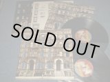 画像: LED ZEPPELIN - PHYSICAL GRAFFITI (Matrix #A)ST-SS-753309-BBB AT PR B)ST-SS-753310-BBB AT PR C)ST-SS-753311-BBB-1-111 AT F.T. PR D)ST-SS-753309-BBB-1-1111 PR) "This is a RI pressings, due to three letters "B" on matrix."(Ex++/MINT-、MINT-Ｌooks*Ex++, MINT-, MINT- Looks:Ex++) / 1975 US AMERICA ORIGINAL Used 2-LP's With ORIGINAL TWO INNER SLEEVE & INSERTS  