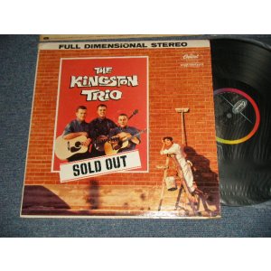 画像: THE KINGSTON TRIO - SOLD OUT (Ex+/Ex+++ TAPE SEAM, EDSP) / 1960 US AMERICA ORIGINAL 1st Press "BLACK with RAINBOW 'CAPITOL' Logo at Left side Label" STEREO Used LP 