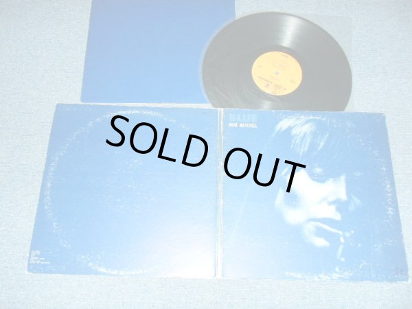 画像1: JONI MITCHELL - BLUE (With BLUE INNER SLEEVE)  (Matrix #A)S1 MS-2038 31218(RE 2)-2B A  B)S1 MS-2038 31219(RE-2)-2A A8) "SANTA MARIA Press in CA"(Ex/Ex+++) / 1970 US AMERICA ORIGINAL "1st Press BROWN with STEREO at Bottom Label" Used LP 