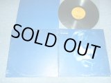 画像: JONI MITCHELL - BLUE (With BLUE INNER SLEEVE) (Matrix #A)P MS-2038 31218(RE 2) BG   B)P MS-2038 31219(RE-2)  BG)"PITMAN Press in New Jersey" "BG/ BERNIE GRUNDMAN LAQURE Cut"  (Ex+/MINT-) / 1970 US AMERICA ORIGINAL "1st Press BROWN with STEREO at Bottom Label" Used LP 