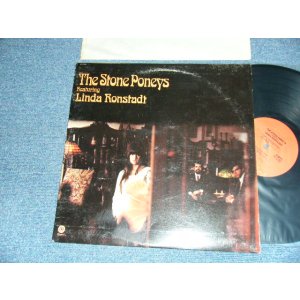 画像: The STONE PONEYS - Featuring LINDA RONSTADT  (Ex/MINT-) / 1974 Version US ORIGINAL "CAPITOL RECORD CLUB PRELEASE" 1st Press "ORANGE with OLIVE GREEN 'CAPITOL' at Bottom LABEL" Used LP