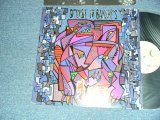 画像: SIOUXSIE & THE BANSHEES - HYAENA ( MINT- (With CUSTOM INNER) /Ex++/MINT-)  / 1984 US AMERICA ORIGINAL  Used LP