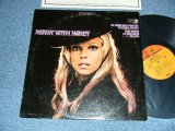 画像: NANCY SINATRA - MOVIN' WITH NANCY (Ex/Ex+ Looks:VG+++, MINT-)  / 1968 Version US AMERICA 2nd Press "2-Color Label" STEREO Used LP 