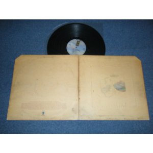 画像: JONI MITCHELL - COURT AND SPARK (Matrix #A)xxxxx(ERRASE) 7E-1001-A2   B)xxxxx(ERRASE) 7E 1001-B2) "SANTA MARIA Press in CA"(Ex-/Ex++ Looks:Ex+ Cut Out) / 1973 US AMERICA ORIGINAL 1st Press "TEXTURED & EMBOSSED Jacket" "1st Press Label" Used LP 