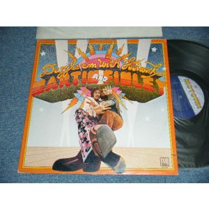 画像: MARTIN AND FINLEY - DAZZLE 'EM WITH FOOTWORK（WithCUSTOM INNER SLEEVE) (with CARL WILSON,BRUCE JOHNSTON) (Ex++/Ex++ CUT OUT) / 1974 US AMERICA ORIGINAL Used LP 