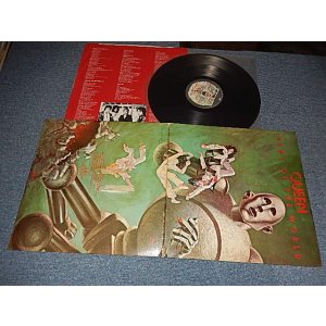 画像: QUEEN - NEWS OF THE WORLD (With CUSTOM INNER) (Matrix #A)1 1 L B)2 2 GL   VERY EARLY PRESS RELEASE)  (Ex+++,  Ex+++, VG++/Ex+ Looks:Ex+++) / 1977 UK ENGLAND ORIGINAL Used LP 