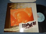 画像: GRANDMASTER FLASH MELLE MEL AND & THE FURIOUS FIVE - PUMP ME UP (MINT-/MINT-) / 1985 UK ENGLAND ORIGINAL Used LP