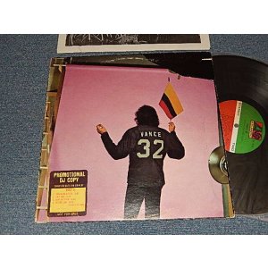 画像: KENNY VANCE - VANCE 32 ( (With CUSTOM INNER SLEEVE) (Ex++/MINT- CUTOUT for PROMO) /1975 US AMERICA ORIGINAL "PROMO" Used LP 