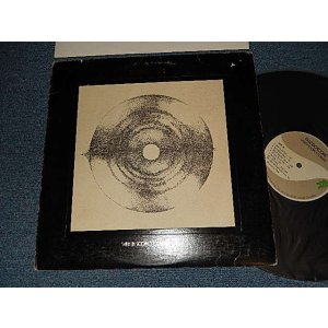 画像: KALEIDOSCOPE - WHEN SCOPES COLLIDE (With CUSTOM INNER) (Ex++/MINT-) / 1976 US AMERICA ORIGINAL "Embossed cover with gold foil text and textured matte paper attached to center" Used LP
