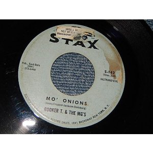 画像: BOOKER T. and THE MG'S - A)MO' ONION   B)TIC-TAC-TOE (Ex++/VG+++ Looks:VG+) / 1963 US AMERICA ORIGINAL  Used 7" 45rpm Single  