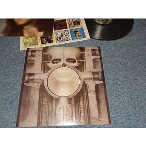 画像: E L & P EMERSON LAKE & PALMER - BRAIN SALAD SURGERY (With POSTER) (Matrix #A) ST-NC-722991-G-EX 1- MR SRC AT △18473(6) B)) ST-NC-722992-F 1-RE SRC 1-MR AT △18473-X (1)  "MR/ MONARCH Press in CA) (Ex+++/Ex+++ Looks:MINT-) /  1973 US AMERICA ORIGINAL 1st Press "Large 75 ROCKFELLER Label" Used LP
