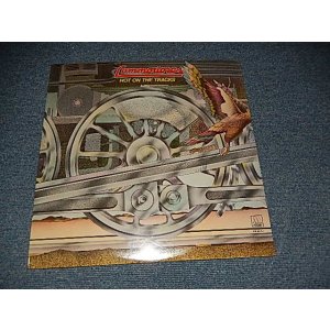 画像: COMMODORES - HOT ON THE TRACKS (SEALED) / 1976 US AMERICA ORIGINAL "BRAND NEW SEALED" LP 