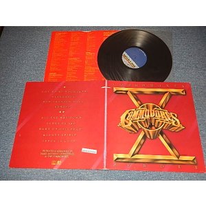 画像: COMMODORES - HEROES (With CUSTOM INNER) (Ex+/MINT- CUT OUT, STOBC)  / 1980 US AMERICA ORIGINAL Used LP 