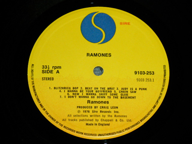 画像: RAMONES  -  RAMONES ( Ex++/MINT- ) / 1976 UK ENGLAND  ORIGINAL Used LP 