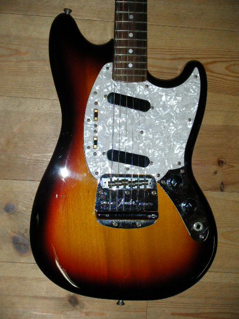 画像: FENDER JAPAN フェンダー・ジャパン 1994-1995 Reissue of 1969 Vintage MUSTANG / 1994-1995 JAPAN REISSUE RELEASE of 1969 Model SUNBURST 