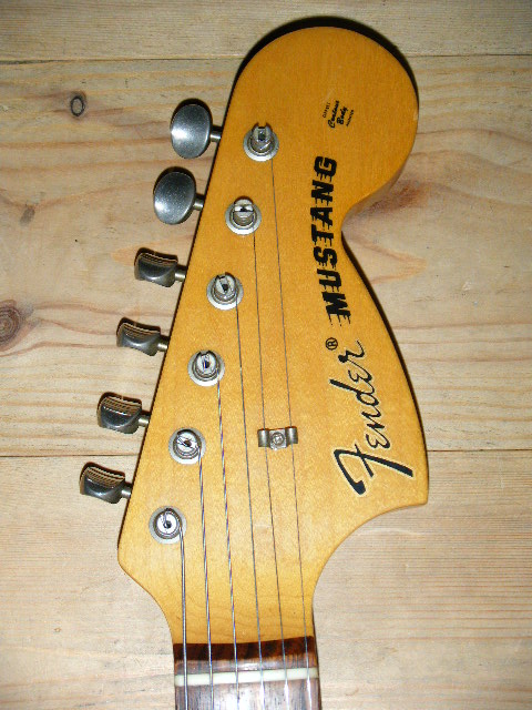 画像: FENDER JAPAN フェンダー・ジャパン 1994-1995 Reissue of 1969 Vintage MUSTANG / 1994-1995 JAPAN REISSUE RELEASE of 1969 Model SUNBURST 