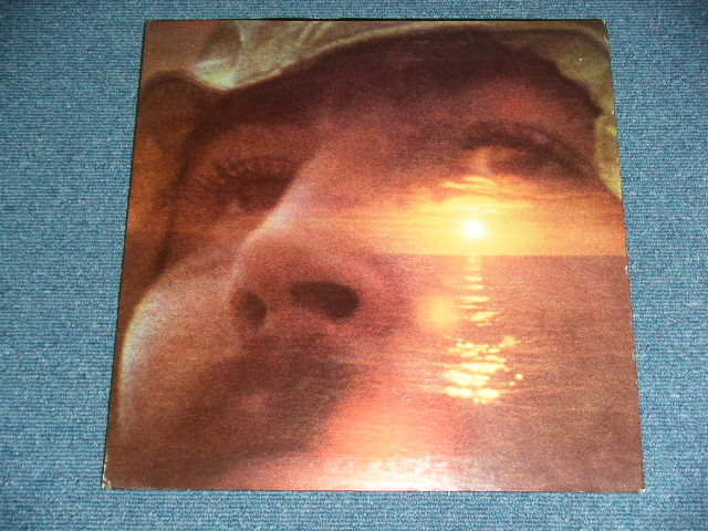 画像: DAVID CROSBY - IF I COULD ONLY REMEMBER MY NAME ( GLOSSY  COATING Jacket ,Matrix Number A)ST A 712107 C /B)ST A 712108 D  : Ex+++/MINT- )  / 1974 US ORIGINAL 2nd Press  '75 ROCKFELLER' Label Used LP 