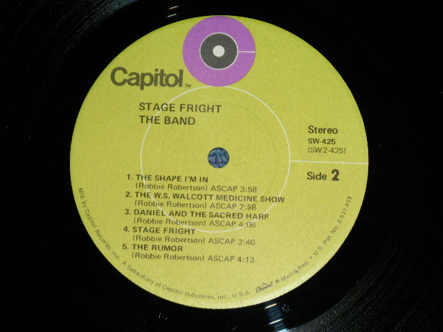 画像: THE BAND - STAGE FRIGHT( Matrix # A)SW-1-425-Z-8 / B) SW-2-425 -Z-7 STERLING RL) ( Ex, Ex+++/MINT-) / 1970 US AMERICA ORIGINAL  "PROMO HOLE" 1st Press "LIME GREEN with Purple Color 'C' on TOP LABEL" Used LP 