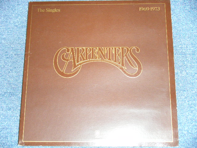 画像: CARPENTERS -  THE SINGLES 1969-1973 : With BOOKLET ( Matrix No. A)SP-3601-M3-EX  △18441(8) / B)SP-3601-M2-EX  △18441-x(5)  : Ex++/Ex+++) /  1973 US AMERICA ORIGINAL "EMBOSS Jacket" Used  LP 