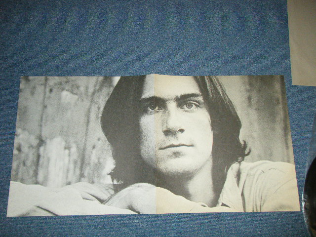 画像: JAMES TAYLOR - SWEET BABY JAMES : With POSTER SONG SHEET : 2nd Press "TITLE Credit" on Front Cover  (Matrix #A)WS-1-1843-MCA-NY-1  B)WS-2-1843  MCA-NY-2) "MCA Pressing Plant, Gloversville N.Y." ( Ex+/Ex+ A-2,3;VG+) / 1976 Version US AMERICA  3rdPress "BURBANK STREET with 'W' Logo on Label" Used LP