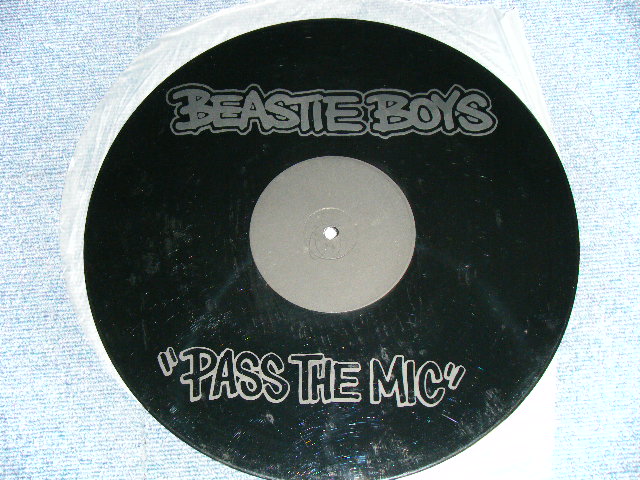 画像: BEASTIE BOYS -  PASS THE MIC ; ETCHED 4 TRACK E.P. ( Ex+/Ex+++) / 1992 UK ENGLAND ORIGINAL Used  12" EP 