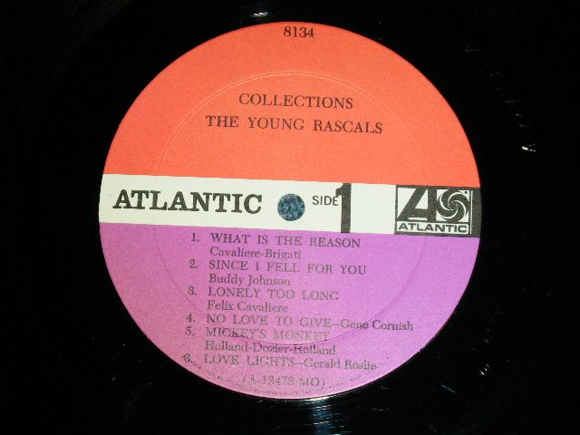 画像: THE YOUNG RASCALS - COLLECTION (Matrix #A)A-12473-A A MR LW AT△9896 B)A-12474-A A MR LW BAT △9896-x) "MR/MONARCH Press in CA"(Ex/VG++ Looks*VG) / 1966 US AMERICA ORIGINAL 1st Press "RED & PLUM(PURPLE)  LABEL" MONO Used LP 