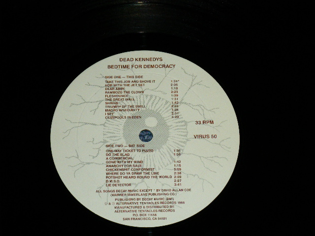 画像: DEAD KENNEDYS -  BEDTIME FOR DEMOCRACY ; With 2x NEWSPAPER + Flyer ( Ex+/MINT-)  / 1986 US AMERICAORIGINAL Used LP